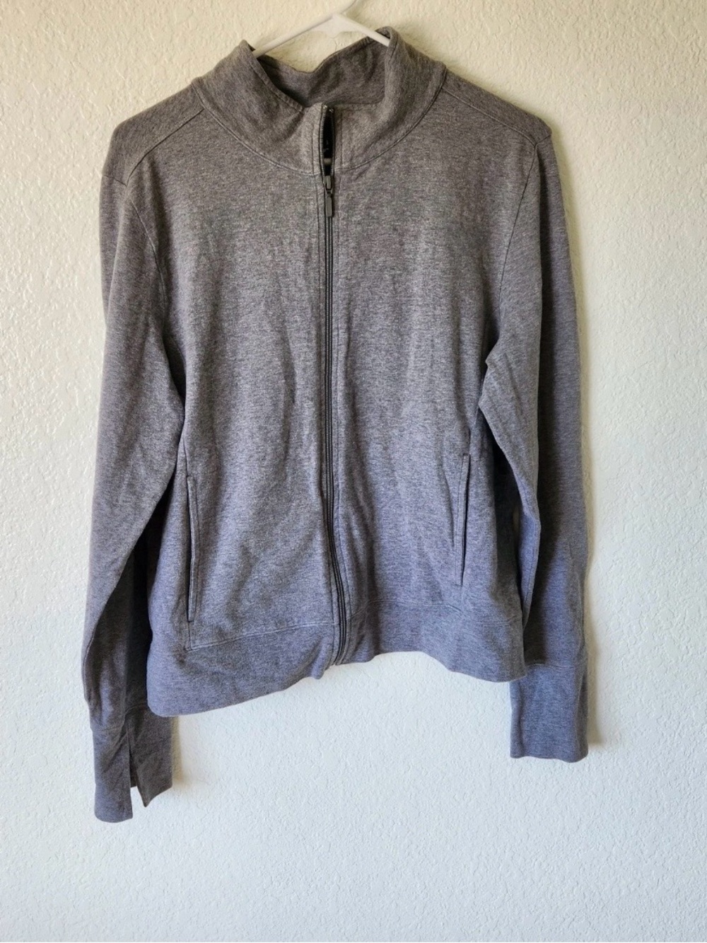 Cheetah Women's Size XL (16-18) Gray Full
Zip Athletic Mock Neck Jacket